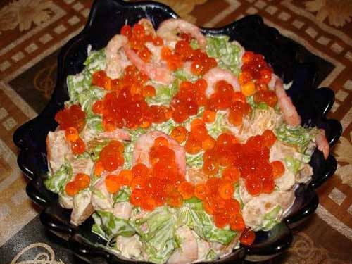 Салаты с креветками рыбой и икрой рецепт с очень вкусный Салаты с креветками рыбой и икрой рецепт с очень вкусный